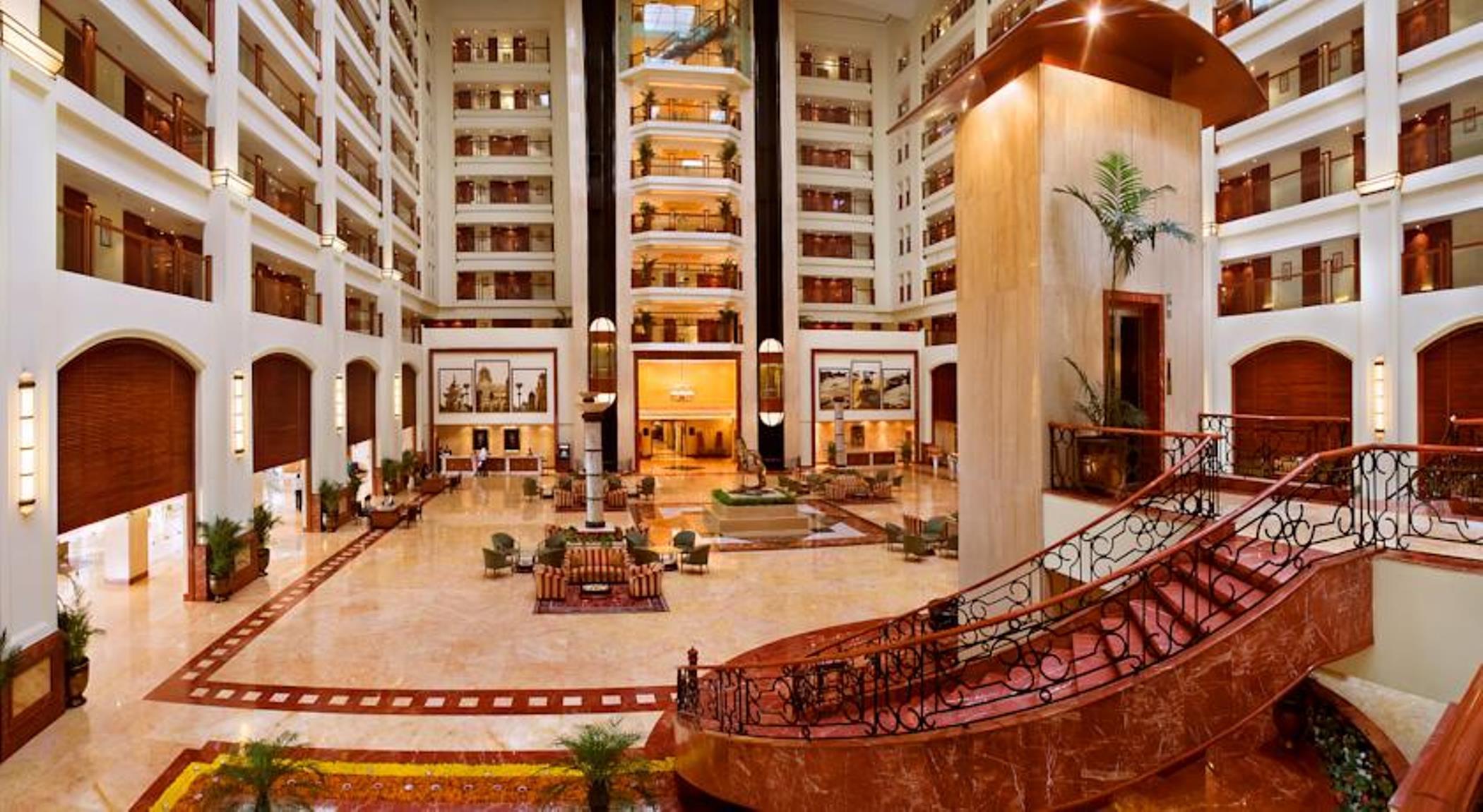 Hotel The Lalit Bombay Interior foto The lobby of the Taj Bengal