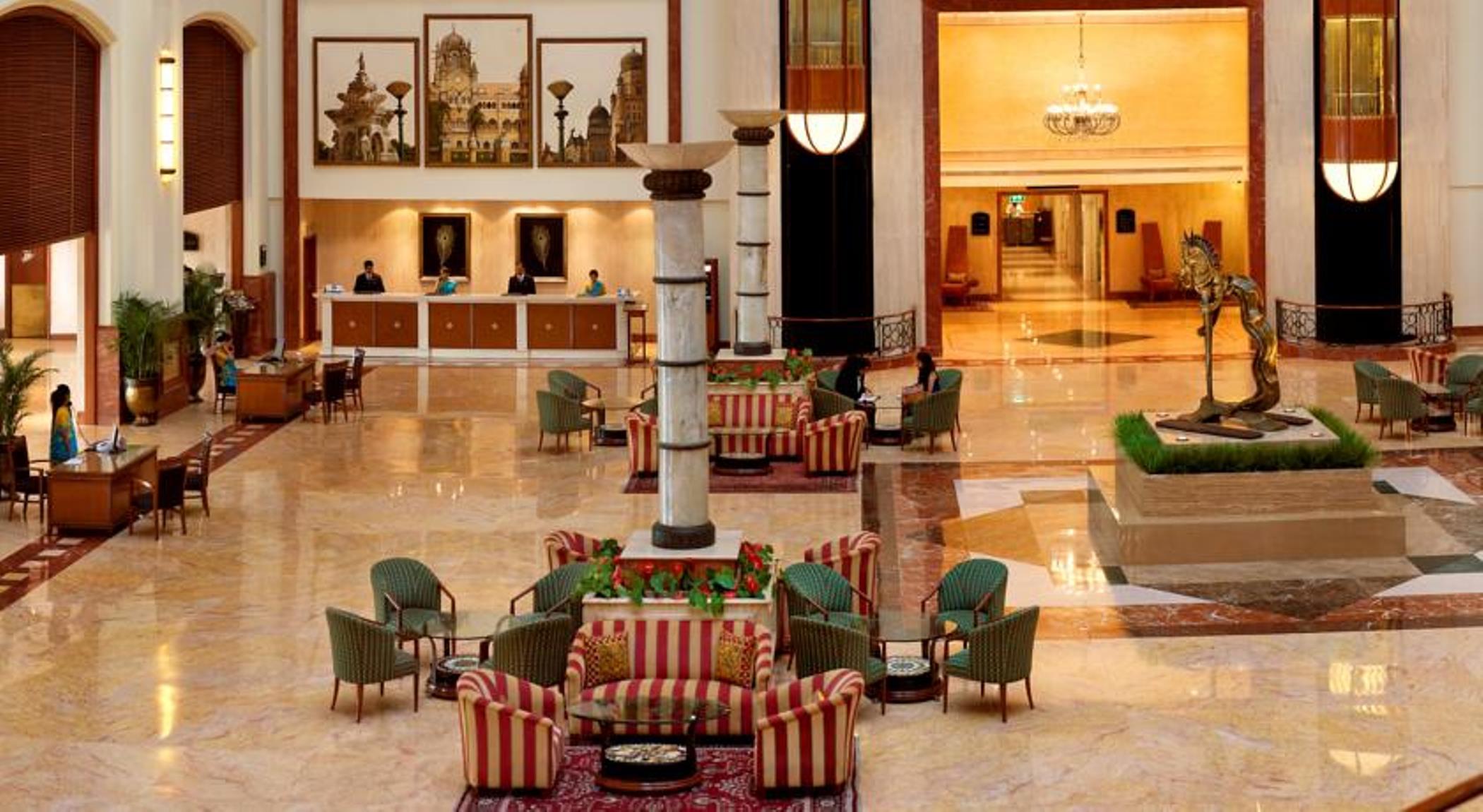 Hotel The Lalit Bombay Exterior foto The lobby of the Taj Mahal Palace