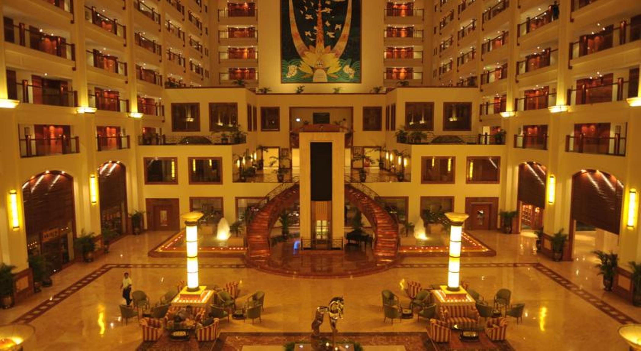 Hotel The Lalit Bombay Exterior foto The interior of the hotel