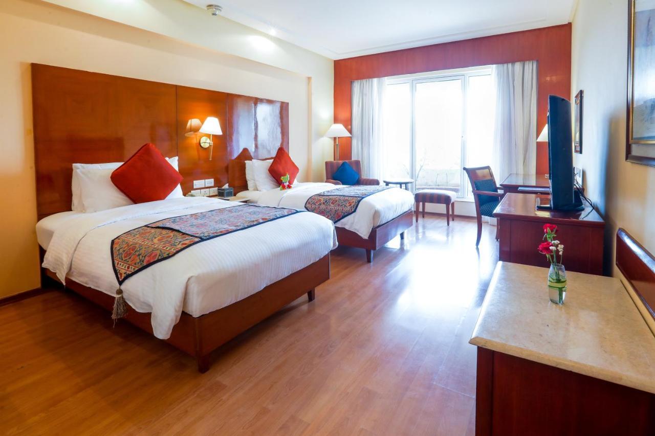 Hotel The Lalit Bombay Exterior foto Deluxe Room