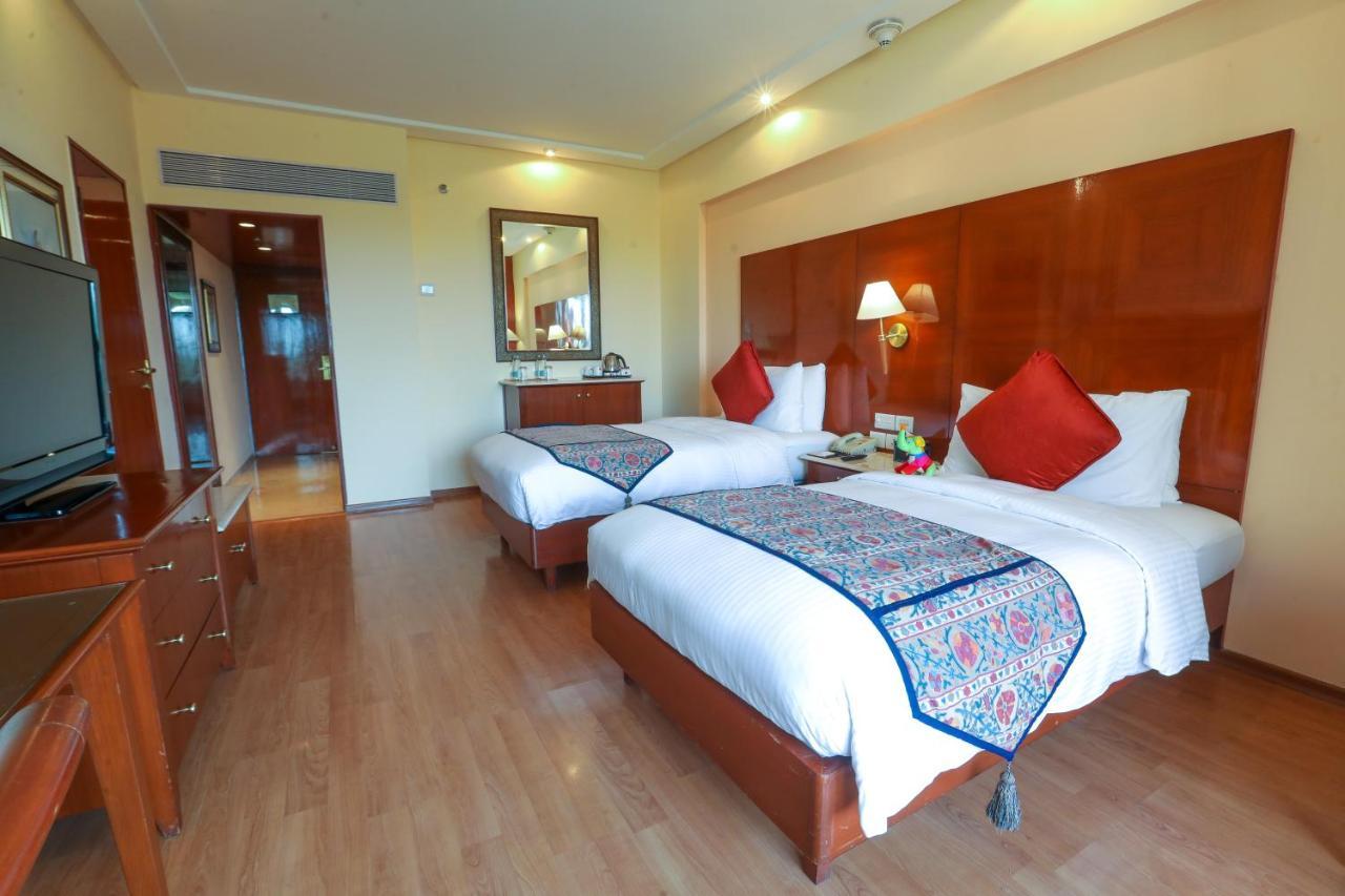 Hotel The Lalit Bombay Exterior foto Deluxe Room